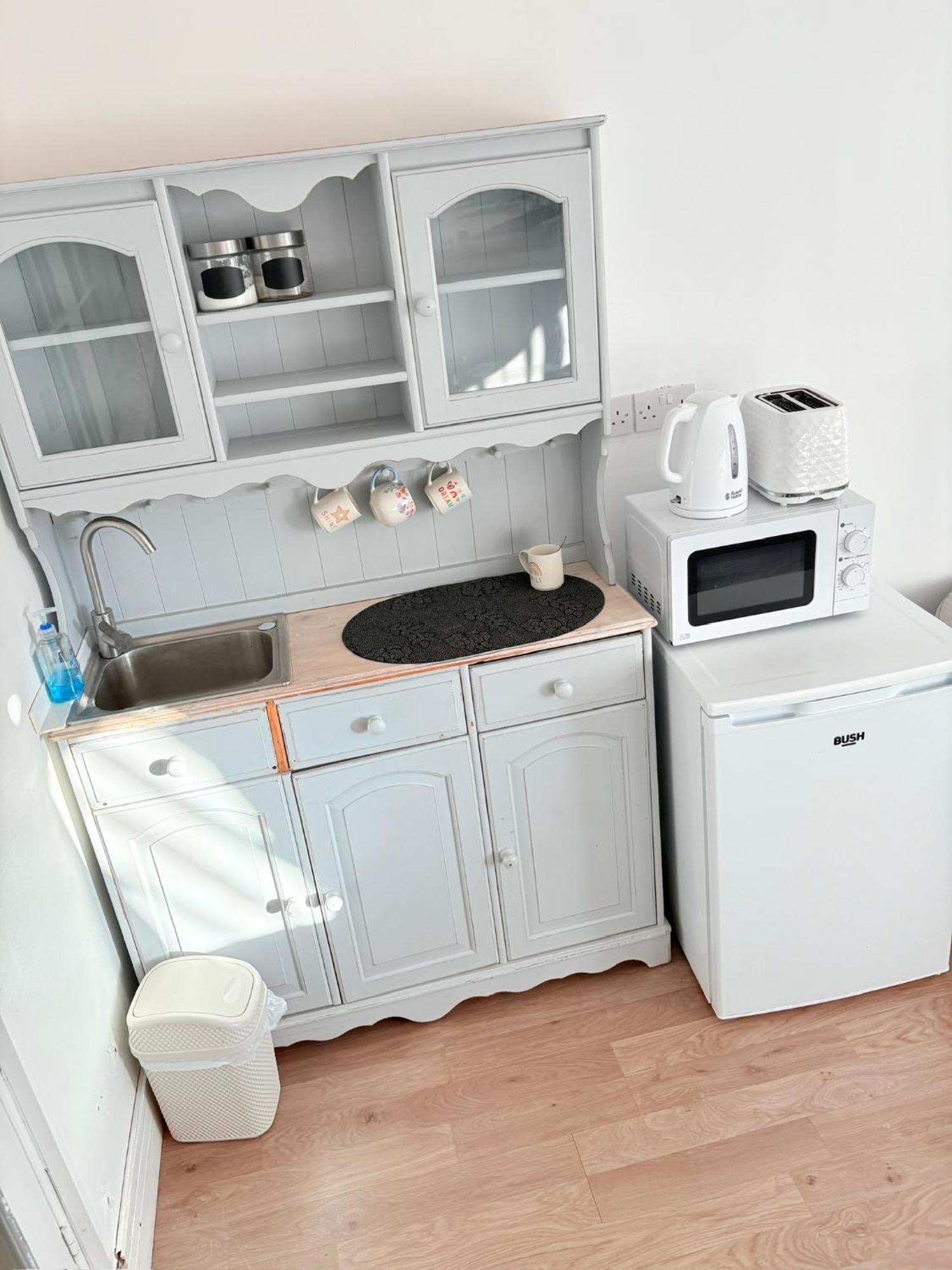 Luton - Newly Renovated Ideal For Short Stay, Close To Airport Train Station, Free Parking Off Street , Luxury Comfort In Price * Luton (Bedfordshire)