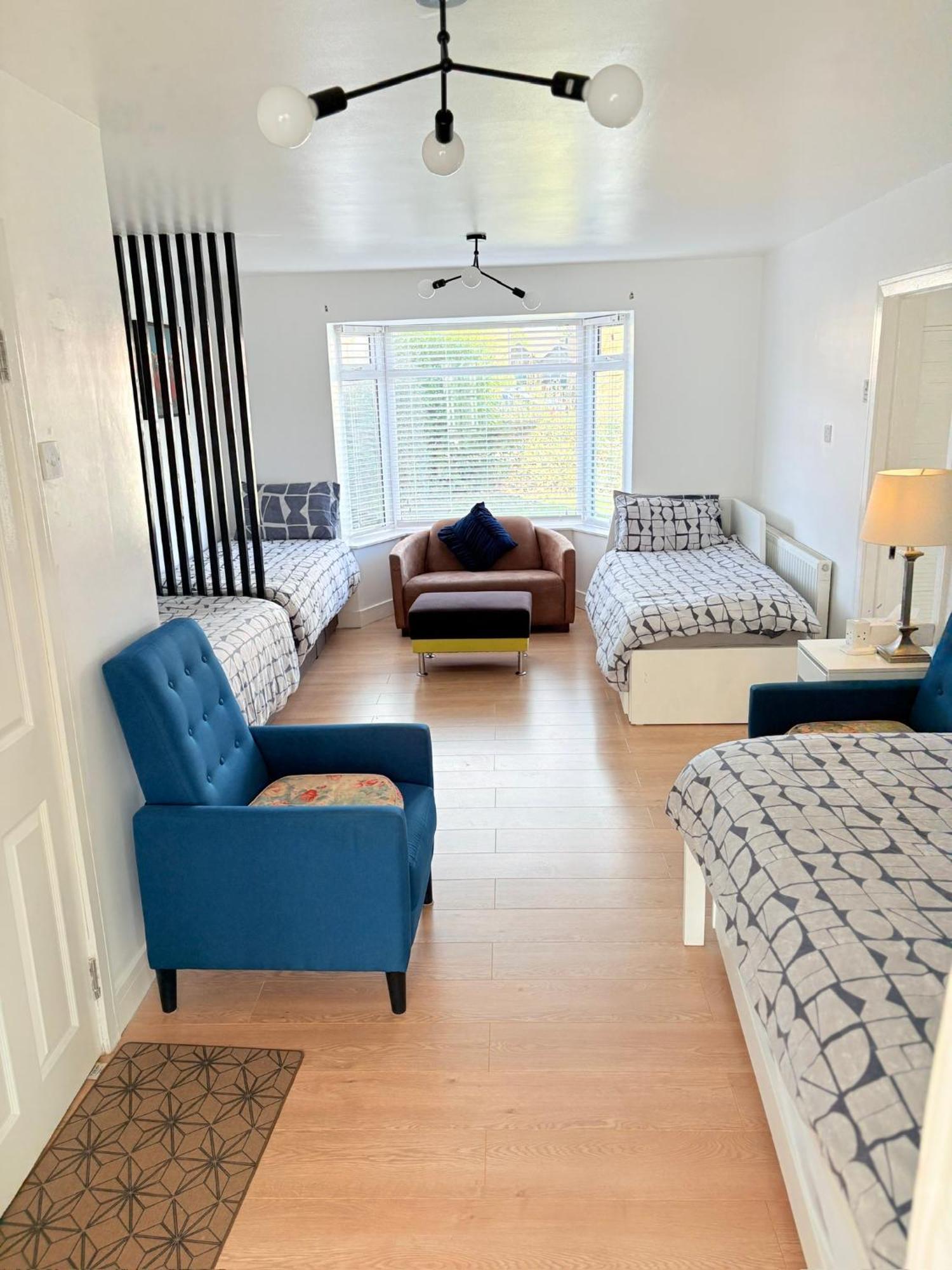 Luton - Newly Renovated Ideal For Short Stay, Close To Airport Train Station, Free Parking Off Street , Luxury Comfort In Price Luton (Bedfordshire)