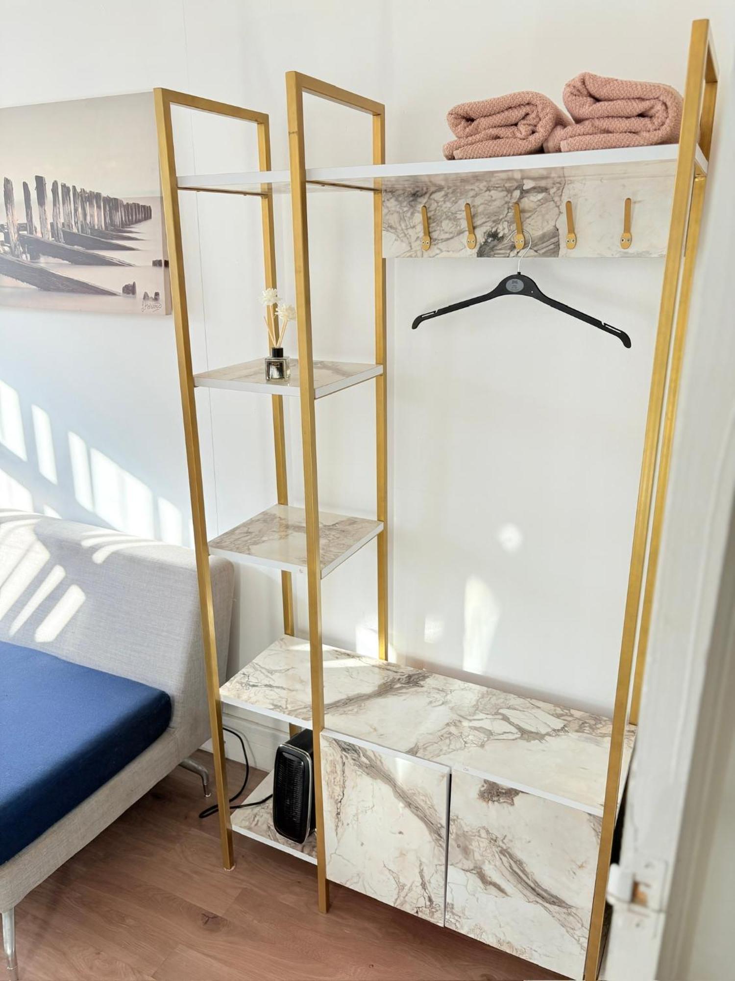 Luton - Newly Renovated Ideal For Short Stay, Close To Airport Train Station, Free Parking Off Street , Luxury Comfort In Price Maison d'hôtes