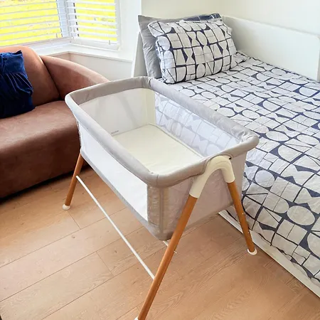 Luton Lodge - Newly Renovated Ideal For Short Stay, Close To Airport Train Station, Free Parking Off Street , Luxury Comfort In Low Price Extérieur photo